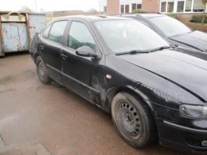 Used Front wiper arm Seat Toledo (1M2) 1.6 16V Price on request offered by Boekholt autodemontage B.V