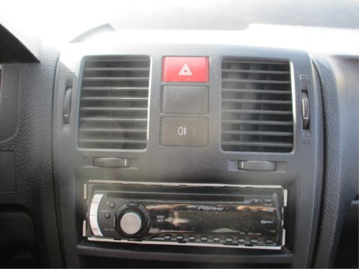 Rejilla de aire de salpicadero de un Hyundai Getz 1.3i 12V 2005