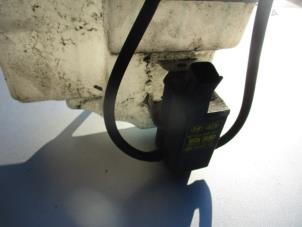 Usados Bomba de limpiaparabrisas delante Hyundai Getz 1.3i 12V Precio € 10,00 Norma de margen ofrecido por Boekholt autodemontage B.V