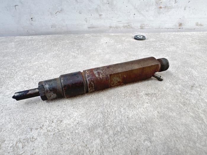 Usagé Injecteurs Seat Inca (6K9) 1.9 SDI Prix € 45,00 Règlement à la marge proposé par Boekholt autodemontage B.V