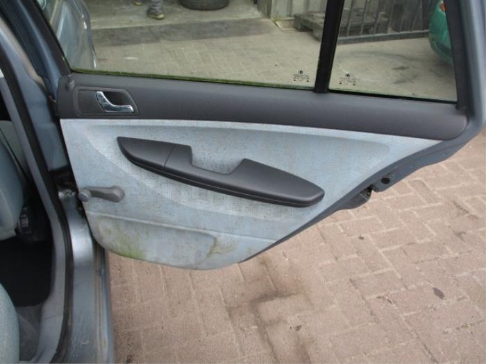 Rear door trim 4-door, right from a Skoda Fabia (6Y5) 1.4i 2002