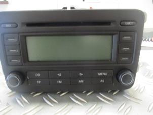 Used Radio CD player Volkswagen Touran (1T1/T2) 1.6 FSI 16V Price on request offered by Boekholt autodemontage B.V