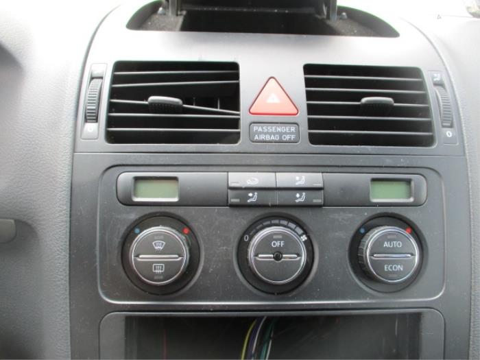 Panic lighting switch from a Volkswagen Touran (1T1/T2) 1.6 FSI 16V 2005