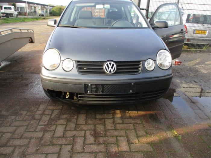 Calandre d'un Volkswagen Polo IV (9N1/2/3) 1.2 12V 2002