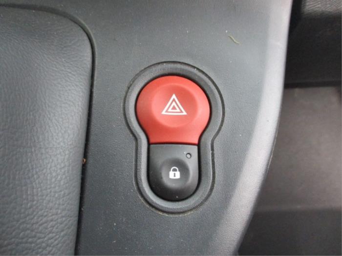 Renault Kangoo Central locking switches stock | ProxyParts.com