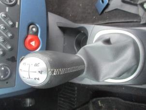 Used Gear stick Renault Clio III (BR/CR) 1.2 16V 75 Price on request offered by Boekholt autodemontage B.V