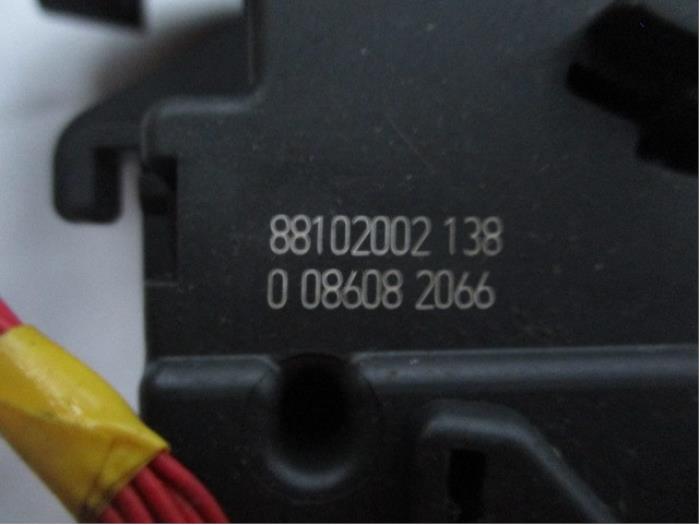Interruptor de luz de un Renault Clio III (BR/CR) 1.2 16V 75 2008