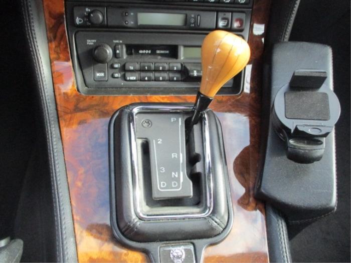 Automatic gear selector from a Jaguar XJ6 (X300) 3.2 24V 1997
