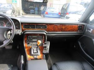 Used Automatic gear selector Jaguar XJ6 (X300) 3.2 24V Price on request offered by Boekholt autodemontage B.V