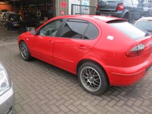 Used Indicator lens, front left Seat Leon (1M1) 1.6 Price on request offered by Boekholt autodemontage B.V