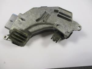 Used Heater resistor Opel Signum (F48) 2.2 DGI 16V Price on request offered by Boekholt autodemontage B.V