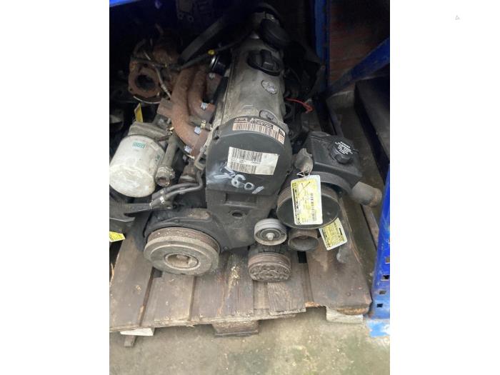 Motor van een Volvo V70 (GW/LW/LZ) 2.5 TDI 1998
