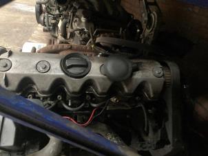 Motor van een Volvo V70 (GW/LW/LZ) 2.5 TDI 1998