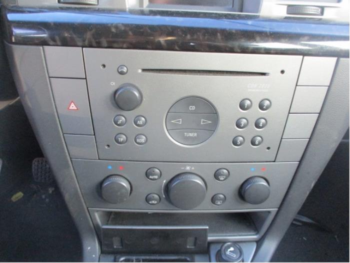 Interruptor de luz de pánico de un Opel Signum (F48) 2.2 DGI 16V 2004