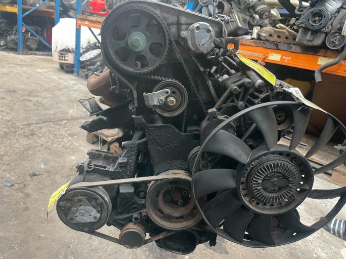 Engine Volkswagen Passat Variant 1.8 20V - APT