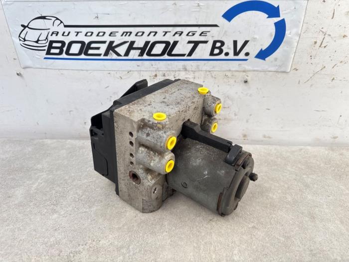 Gebrauchte ABS Pumpe Audi A4 (B5) 1.6 Preis € 45,00 Margenregelung angeboten von Boekholt autodemontage B.V
