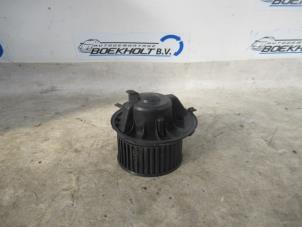 Usados Motor de ventilador de calefactor Volkswagen Touran (1T1/T2) 1.6 FSI 16V Precio € 35,00 Norma de margen ofrecido por Boekholt autodemontage B.V