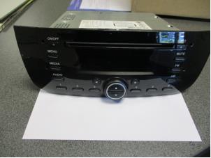Używane Radioodtwarzacz CD Fiat Punto Evo (199) Cena € 75,00 Procedura marży oferowane przez Boekholt autodemontage B.V