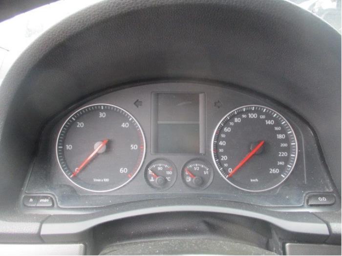 Compteur kilométrique KM d'un Volkswagen Golf V (1K1) 1.9 TDI 2005