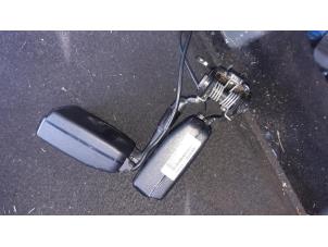 Used Rear seatbelt buckle, right Peugeot 207 SW (WE/WU) 1.6 HDi 16V Price on request offered by Boekholt autodemontage B.V