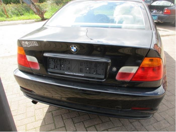Rücklicht rechts van een BMW 3 serie (E46/2) 318 Ci 2000