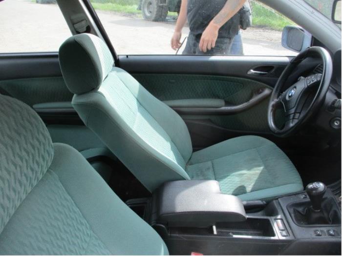 Seat, left from a BMW 3 serie (E46/2) 318 Ci 2000