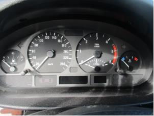 Used Odometer KM BMW 3 serie (E46/4) 320d 16V Price on request offered by Boekholt autodemontage B.V