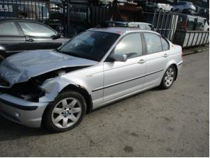 Used Front wiper arm BMW 3 serie (E46/4) 320d 16V Price on request offered by Boekholt autodemontage B.V