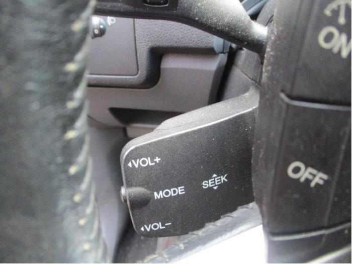 Steering wheel mounted radio control from a Ford C-Max (DM2)  2006