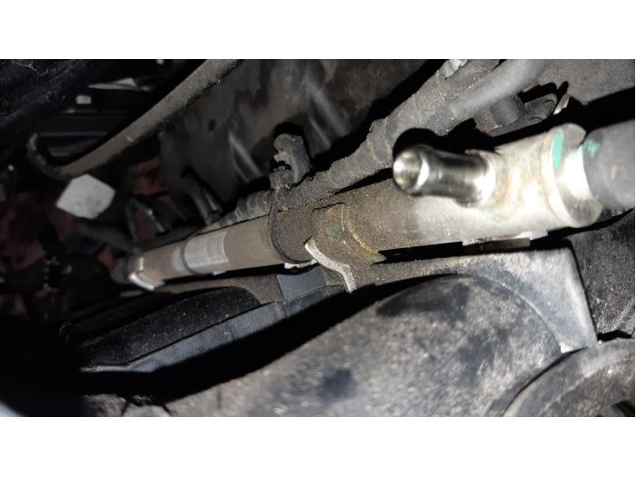 Usagé Système d'injection Mercedes A (W168) 1.4 A-140 Prix € 40,00 Règlement à la marge proposé par Boekholt autodemontage B.V