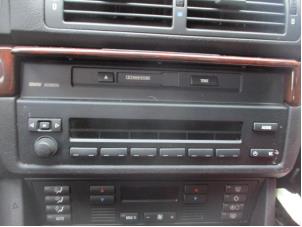 Usados Reproductor de casetes y radio BMW 5 serie (E39) Precio de solicitud ofrecido por Boekholt autodemontage B.V