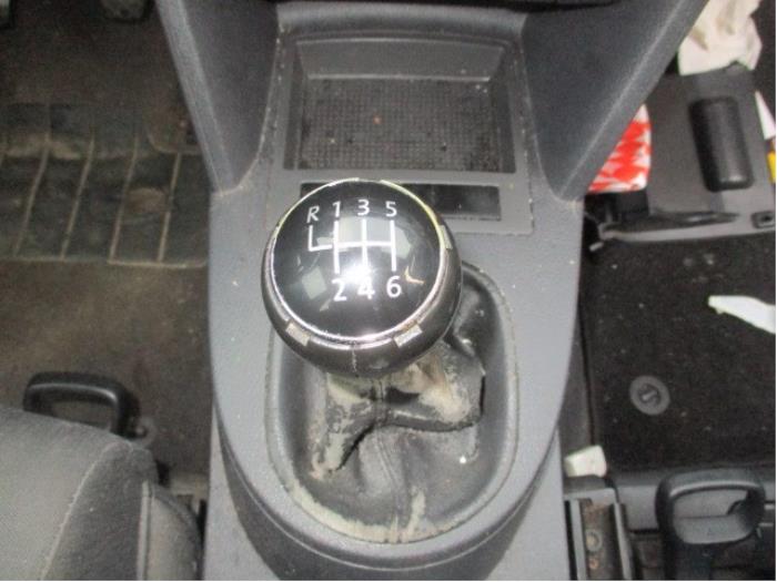 Front ashtray from a Volkswagen Touran (1T1/T2) 1.6 FSI 16V 2003