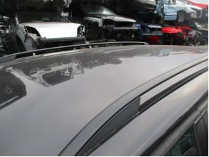 Used Roof rail, right Volkswagen Touran (1T1/T2) 1.6 FSI 16V Price on request offered by Boekholt autodemontage B.V