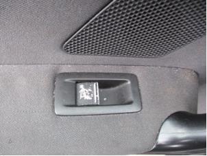 Used Electric window switch Volkswagen Touran (1T1/T2) 1.6 FSI 16V Price on request offered by Boekholt autodemontage B.V