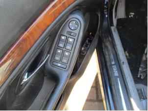 Gebrauchte Elektrisches Fenster Schalter BMW 5 serie (E39) 520i 24V Preis € 50,00 Margenregelung angeboten von Boekholt autodemontage B.V
