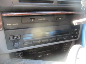 Usagé Radio/Cassette BMW 5 serie (E39) 520i 24V Prix € 50,00 Règlement à la marge proposé par Boekholt autodemontage B.V