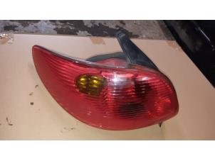 Used Taillight, left Peugeot 206 (2A/C/H/J/S) 1.4 HDi Price on request offered by Boekholt autodemontage B.V