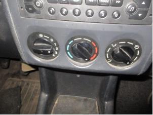 Usados Panel de control de calefacción Citroen Berlingo 1.9 D Precio € 35,00 Norma de margen ofrecido por Boekholt autodemontage B.V