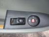Interruptor de ventanilla eléctrica de un Renault Kangoo Express (FC), 1998 / 2008 1.5 dCi 85, Furgoneta, Diesel, 1.461cc, 62kW (84pk), FWD, K9K718; EURO4, 2005-06 / 2008-02, FC1G; FCTGEF 2008