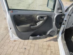 Usados Tapizado de puerta de 2 puertas izquierda Opel Combo (Corsa C) 1.3 CDTI 16V Precio € 50,00 Norma de margen ofrecido por Boekholt autodemontage B.V