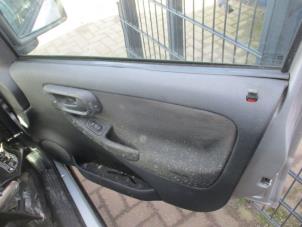 Używane Uchwyt drzwi prawych wersja 2-drzwiowa Opel Combo (Corsa C) 1.3 CDTI 16V Cena na żądanie oferowane przez Boekholt autodemontage B.V