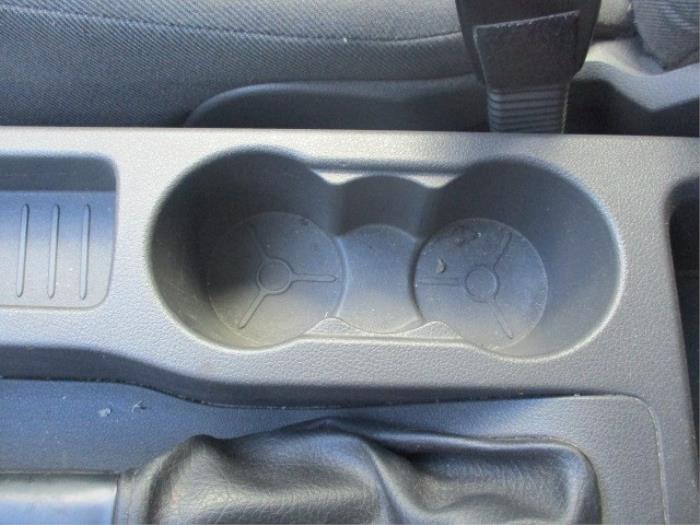 Cup holder from a Ford Focus 2 Wagon 1.6 TDCi 16V 90 2006