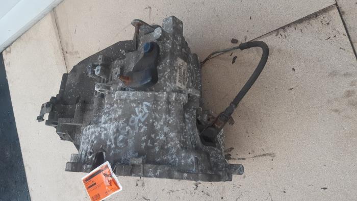 Gearbox from a Volvo V70 (SW) 2.4 20V 170 2001