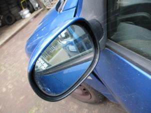 Gebrauchte Außenspiegel links Peugeot 206 SW (2E/K) 2.0 HDi Preis € 25,00 Margenregelung angeboten von Boekholt autodemontage B.V