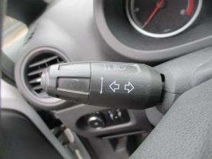 Używane Przelacznik Combi kolumny kierownicy Opel Corsa D 1.3 CDTi 16V ecoFLEX Cena € 65,00 Procedura marży oferowane przez Boekholt autodemontage B.V