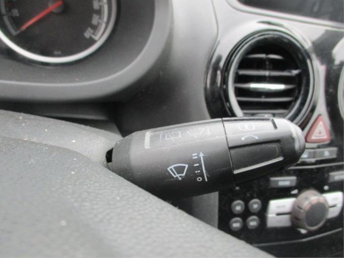 Wiper switch from a Opel Corsa D 1.3 CDTi 16V ecoFLEX 2010