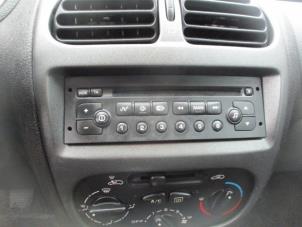 Używane Radioodtwarzacz CD Peugeot 206 (2A/C/H/J/S) 1.4 XR,XS,XT,Gentry Cena € 25,00 Procedura marży oferowane przez Boekholt autodemontage B.V