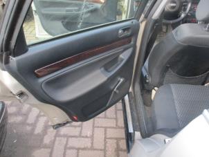 Usagé Revêtement portière haut 4portes arrière gauche Audi A4 Avant (B5) 1.6 Prix € 50,00 Règlement à la marge proposé par Boekholt autodemontage B.V
