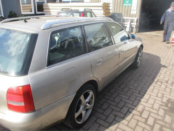 Extra window 4-door, right from a Audi A4 Avant (B5) 1.6 2000