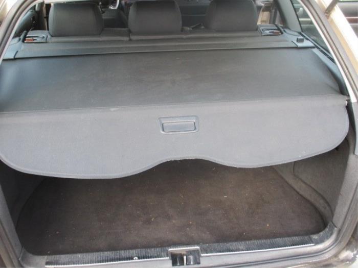 Lona maletero de un Audi A4 Avant (B5) 1.6 2000